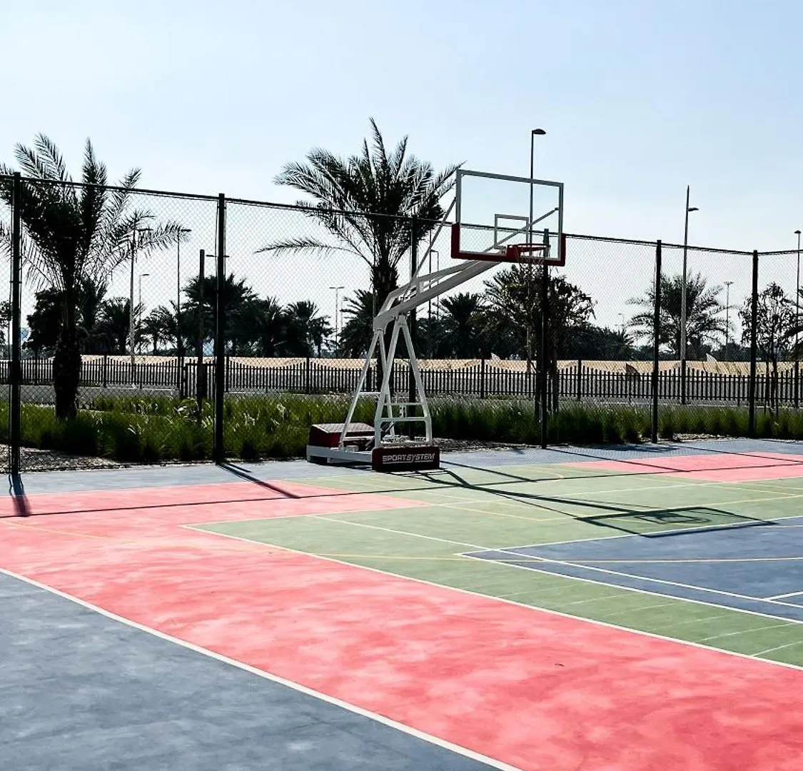 Canal View 3 Bedroom Holiday Home With Balcony Abu Dabi