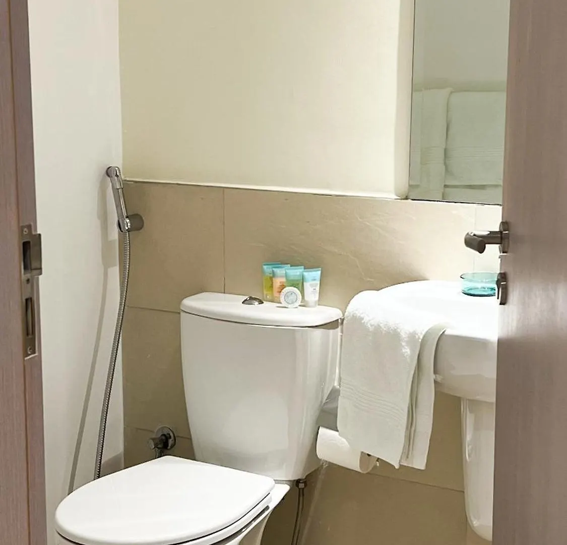 Daire Canal View 3 Bedroom Holiday Home With Balcony Abu Dabi